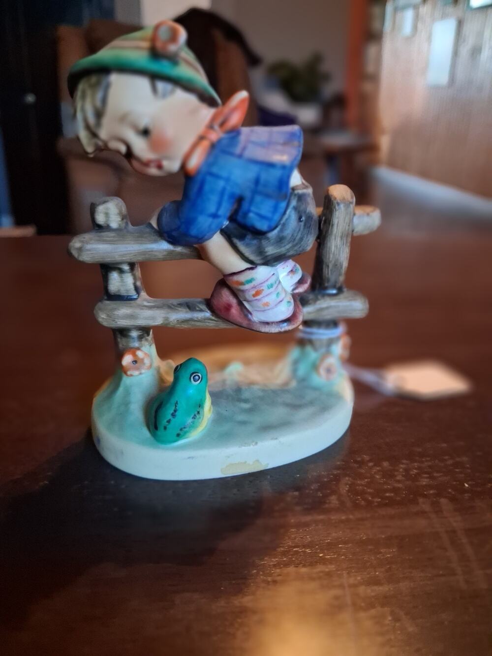 Goebel "RETREAT TO SAFETY" HUMMEL FIGURINE 201 2/0 1948